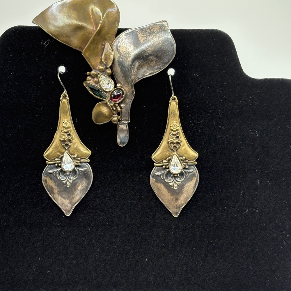 Drop Style Earrings and Brooch Set